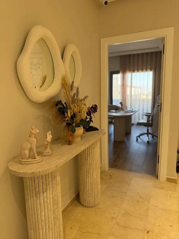 Entrée du cabinet de dermatologie du Dr Raddad, Bd Al Qods, Casablanca