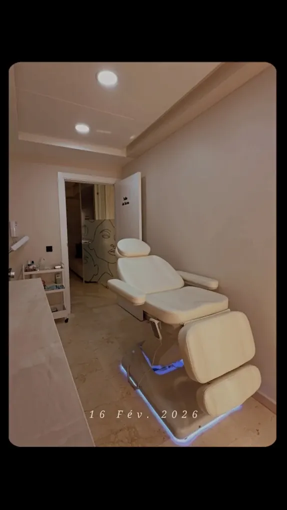 Salle de soins dermatologiques et esthétiques, Bd Al Qods, Ain Chock